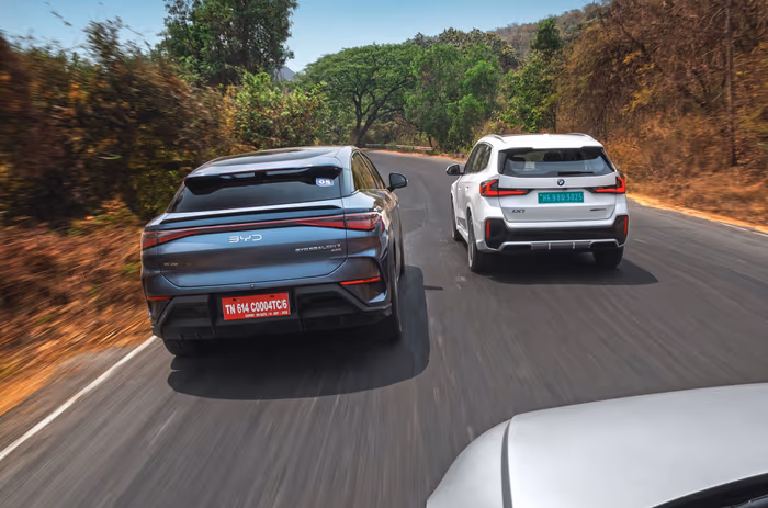 BYD Sealion 7 vs Hyundai Ioniq 5 vs BMW iX1 LWB rear tracking BYD Sealion 7 vs Hyundai Ioniq 5 vs BMW iX1 LWB rear tracking