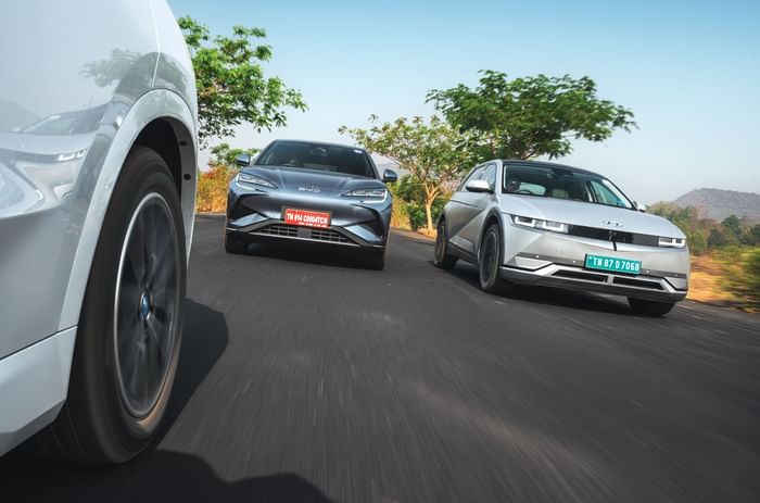 BYD Sealion 7 vs Hyundai Ioniq 5 vs BMW iX1 LWB front tracking BYD Sealion 7 vs Hyundai Ioniq 5 vs BMW iX1 LWB front tracking