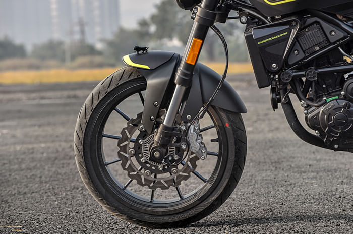 Benelli Leoncino 250 review, test ride