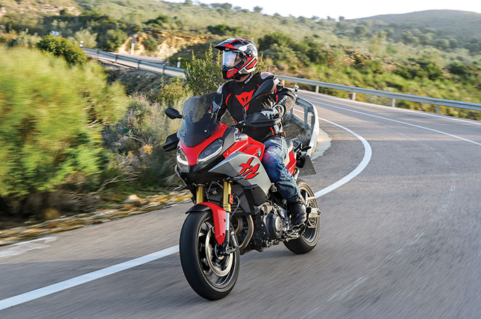 BMW F 900 R, F 900 XR review, test ride 