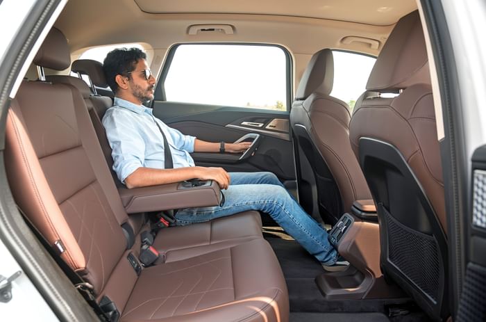 BMW iX1 LWB rear seat space comfort