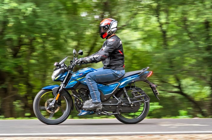 Hero Glamour X left side profile riding shot