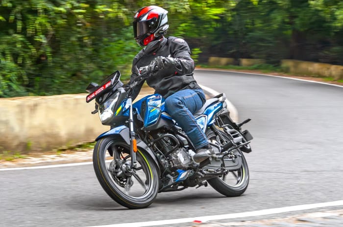 Hero Glamour X cornering shot