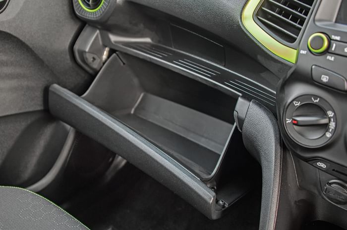 Hyundai Santro glovebox Hyundai Santro glovebox
