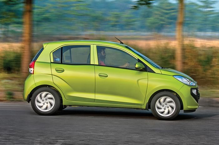 Hyundai Santro side action Hyundai Santro side action
