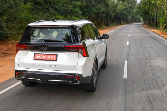 Mahindra XEV 9S rear right side action on road