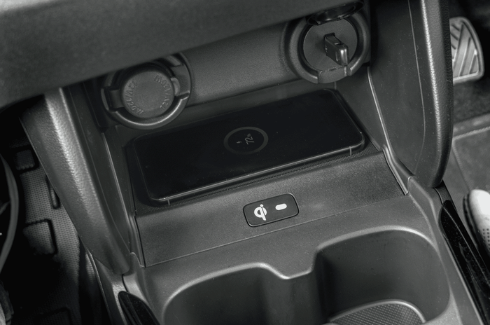 Maruti Swift wireless charger Maruti Swift wireless charger