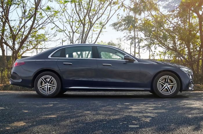 2025 Mercedes-Benz E-Class E 450 side static 2025 Mercedes-Benz E-Class E 450 side static