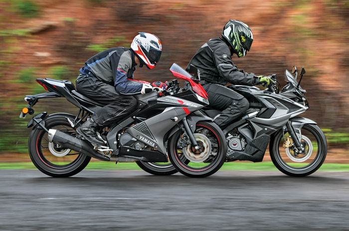 Bajaj Pulsar RS200 vs Yamaha YZF-R15 V3.0 Bajaj Pulsar RS200 vs Yamaha YZF-R15 V3.0