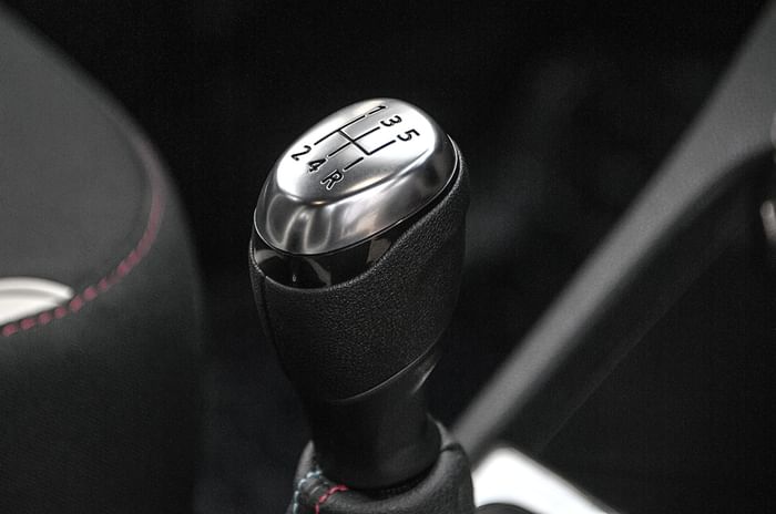 Renault Captur gear