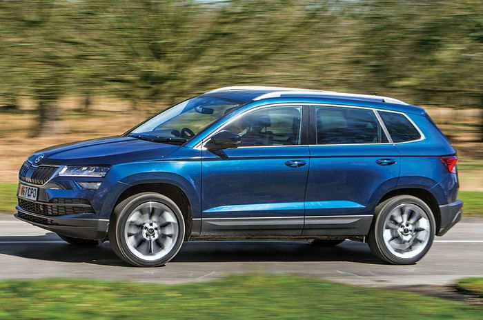 Skoda Karoq side action Skoda Karoq side action