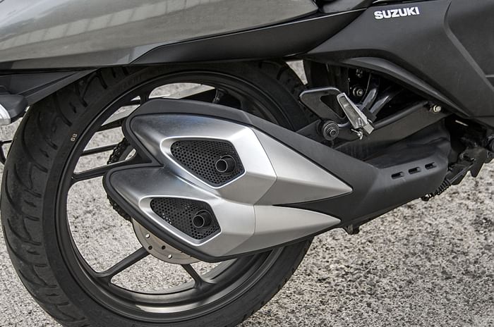 Suzuki Intruder FI exhaust