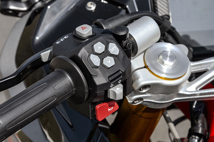 2020 TVS Apache RR 310 review, test ride