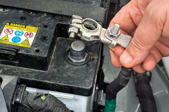 Tata_Curvv_EV_Disconnecting_and_Reconnecting_Battery