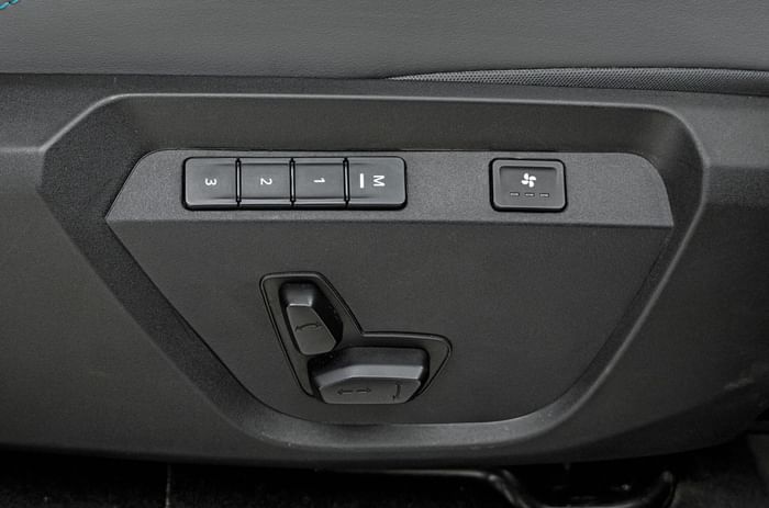Tata Harrier EV front seat adjust Tata Harrier EV front seat ventilation and adjust