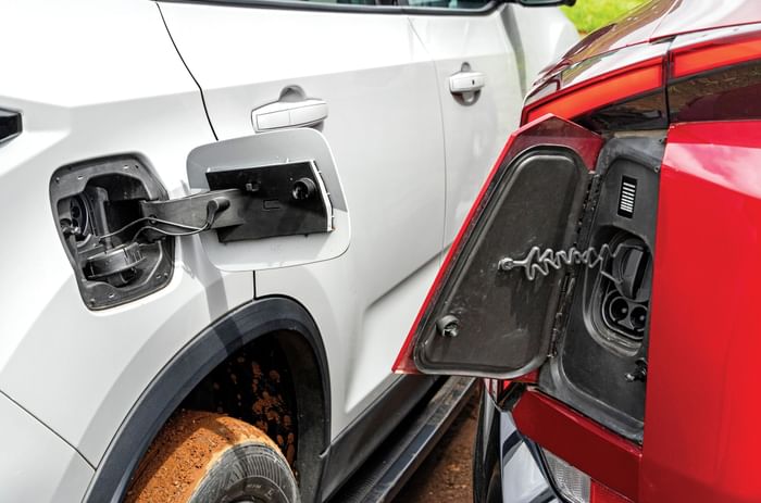 Tata Harrier EV vs Mahindra XEV 9e charging ports