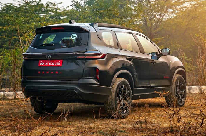 Tata Safari rear right side 