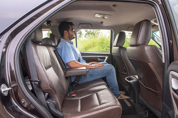 MG Gloster vs Toyota Fortuner vs Ford Endeavour vs Mahindra Alturas G4 comparison