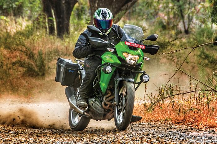 Kawasaki Versys-X 300 front action Kawasaki Versys-X 300 front action