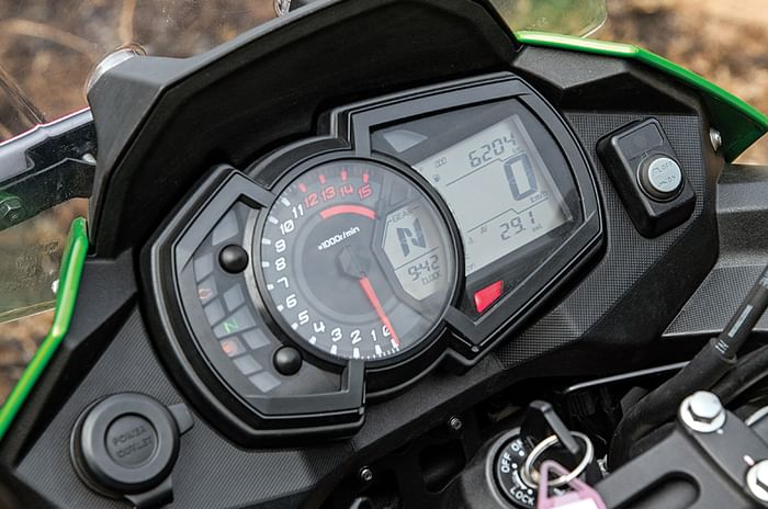 Kawasaki Versys-X 300 instrument cluster Kawasaki Versys-X 300 instrument cluster