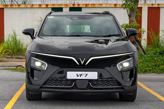 2025 Vinfast VF7 review: 350hp AWD EV with a spacious back seat – Introduction 2025 Vinfast VF7 review: 350hp AWD EV with a spacious back seat – Introduction