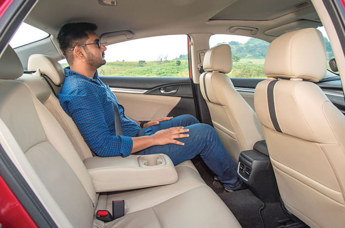 2019 Elantra vs Civic vs Octavia comparison