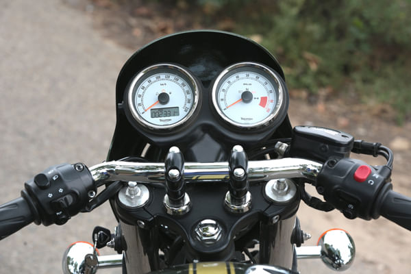 Triumph Thruxton review, test ride