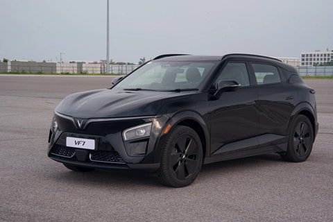 VinFast VF7