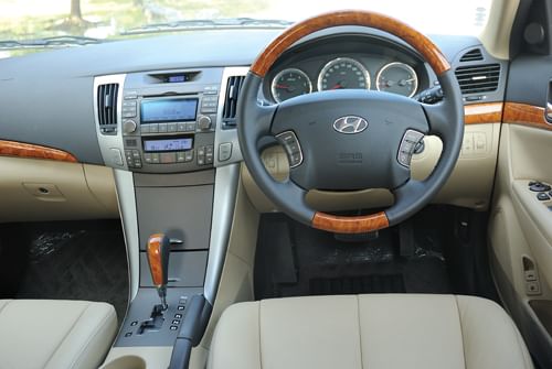 2009 Hyundai Sonata Transform review, test drive 2009 Hyundai Sonata Transform review, test drive