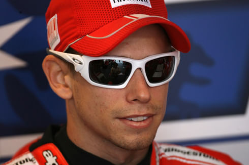 Honda signs Stoner