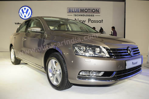 2011 Volkswagen Passat - Image 2