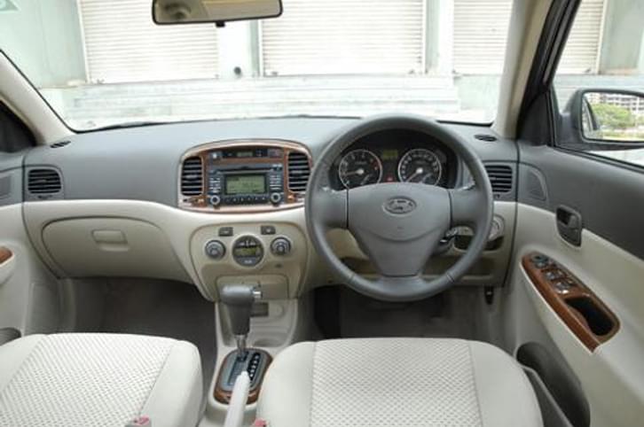 Hyundai Verna SX CRDi A/T (Old) Hyundai Verna SX CRDi A/T (Old)