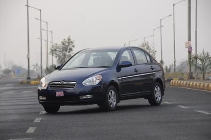 Hyundai Verna SX CRDi A/T (Old) Hyundai Verna SX CRDi A/T (Old)