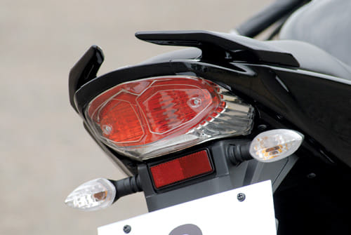 Yamaha R15  - Image 2