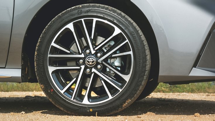 2025 Toyota Camry wheel
