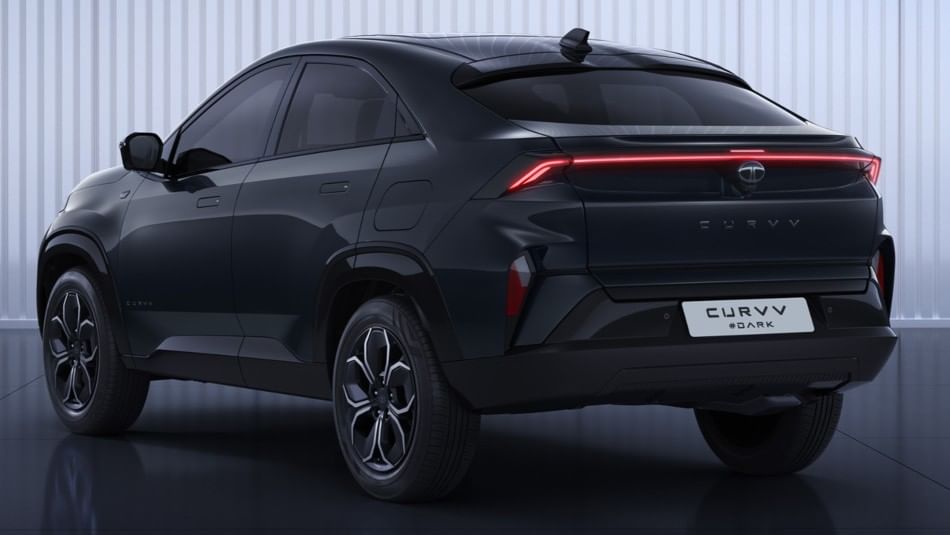 Blacked-Out and Bold: SUVs Between ₹15–30 Lakh Sporting the