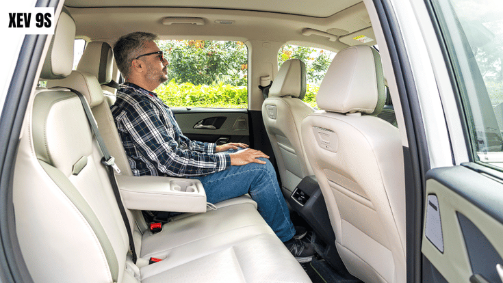 Mahindra XEV 9S second row space