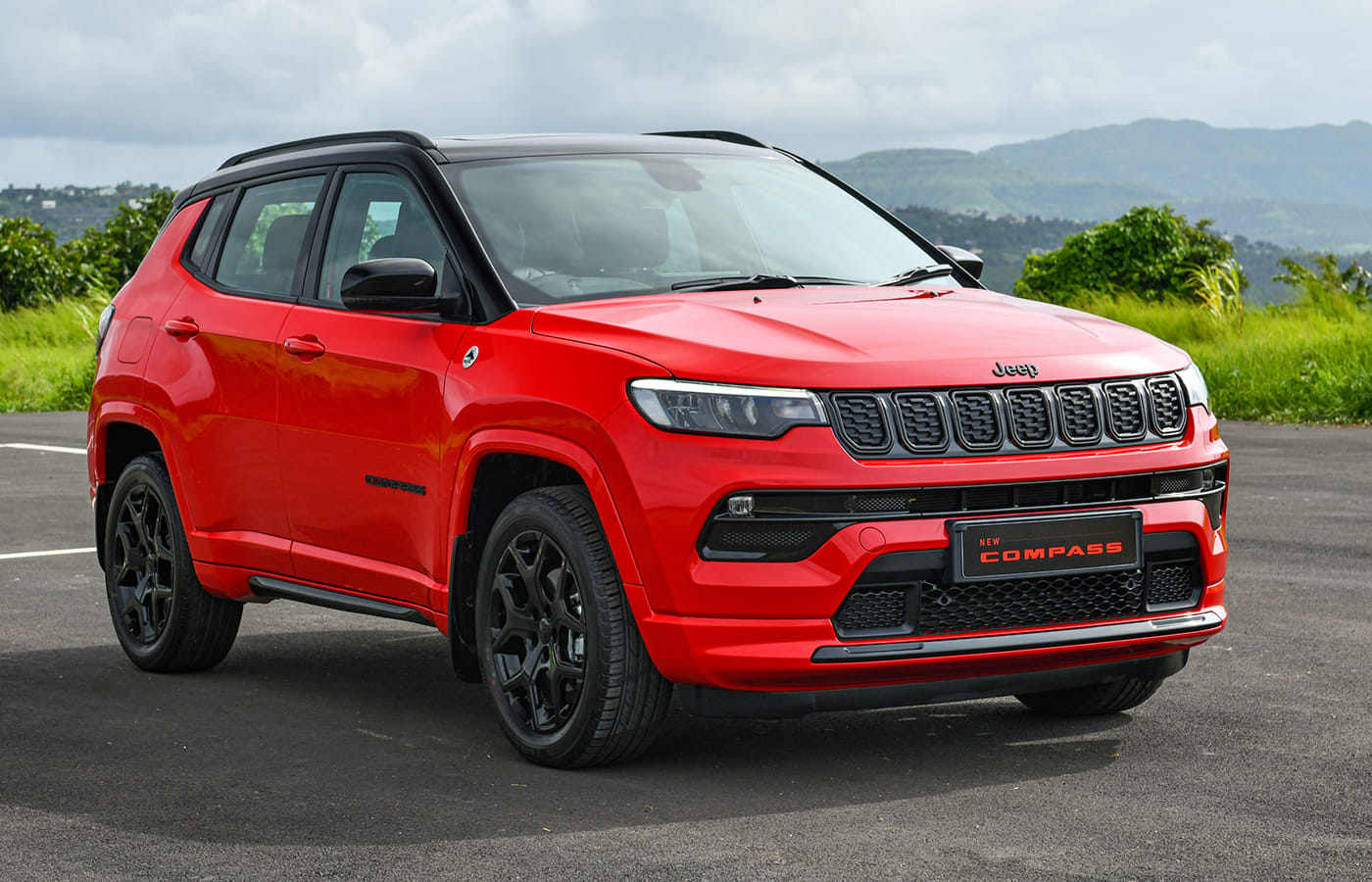 Land Rover Compass Compass 2WD AT launched | Autocar India