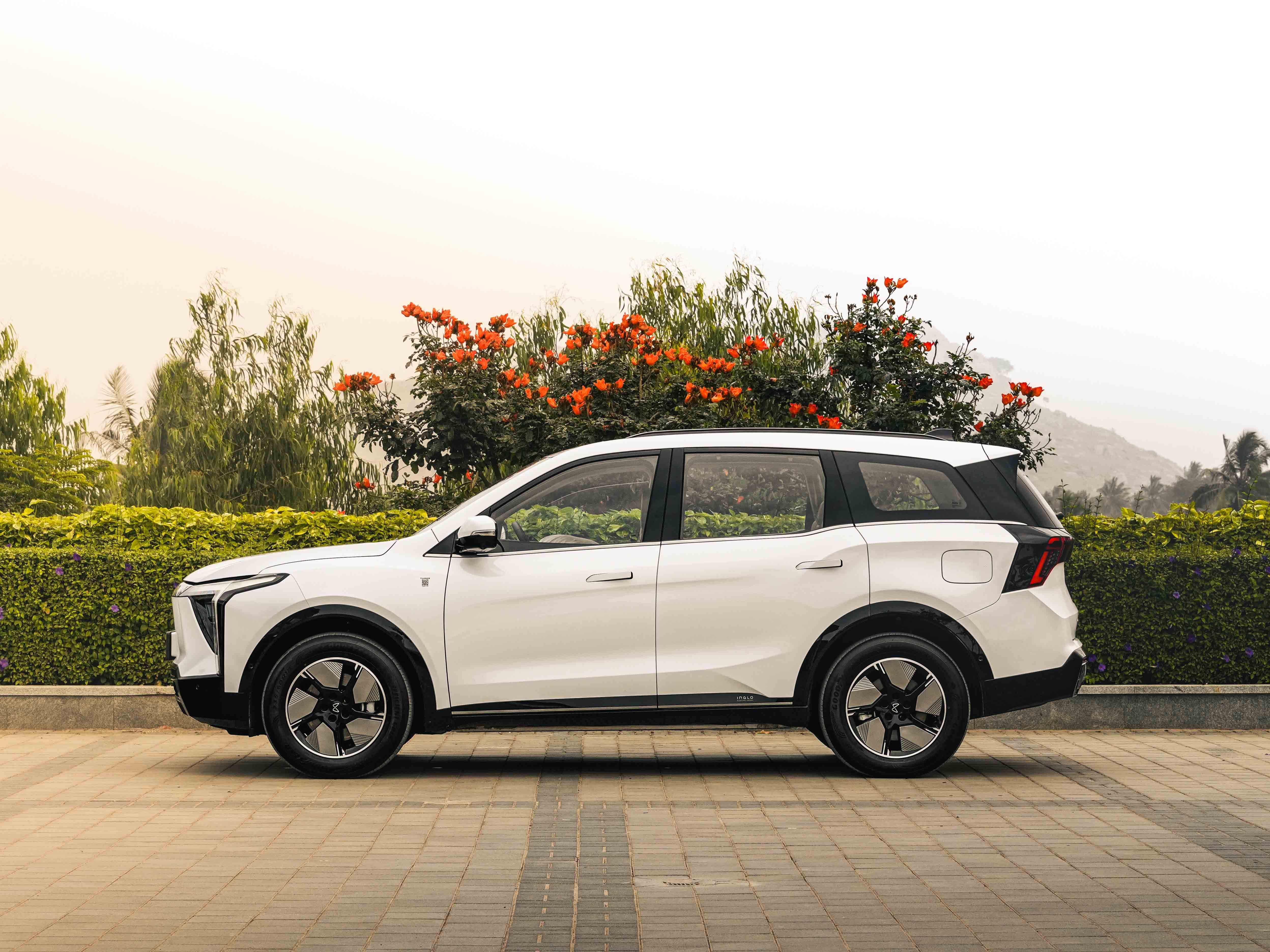 Mahindra XEV 9S image